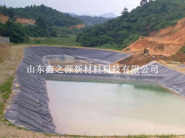 哪些因素可能會破壞蓄水池hdpe土工膜？